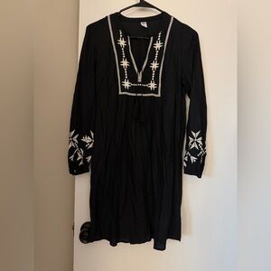 Old Navy Black Long-Sleeve Embroidered Tunic Dress